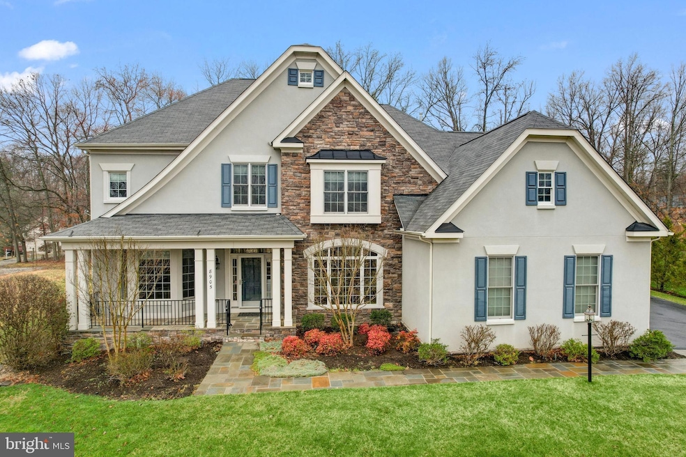 8905 Laurel Overlook Dr, Lorton, VA 22079 - photo 1