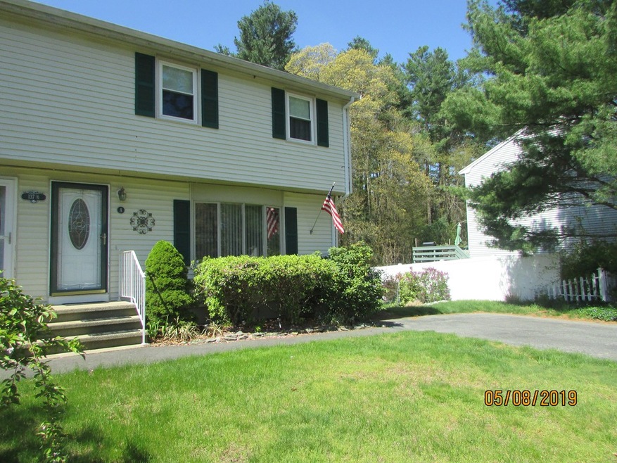 137 1/2 Williams St unit A, Taunton, MA 02780 - photo 1