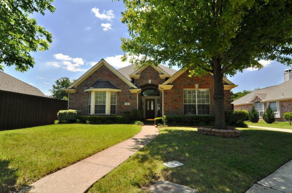 111 Midcrest Dr, Irving, TX 75063 - photo 1