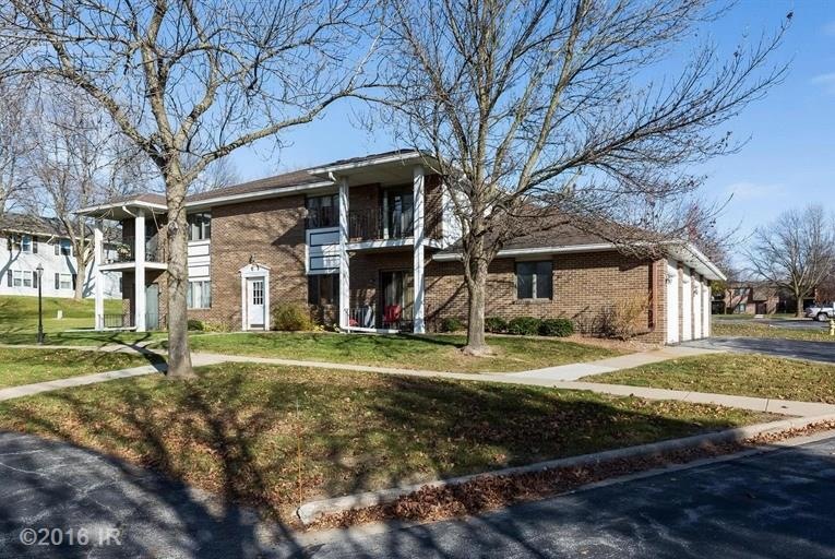 1164 49th St unit 3, West Des Moines, IA 50266 - photo 1