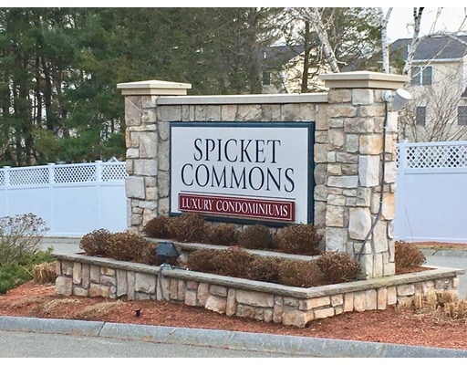 Spicket Commons unit 414, Methuen, MA 01844 - photo 1