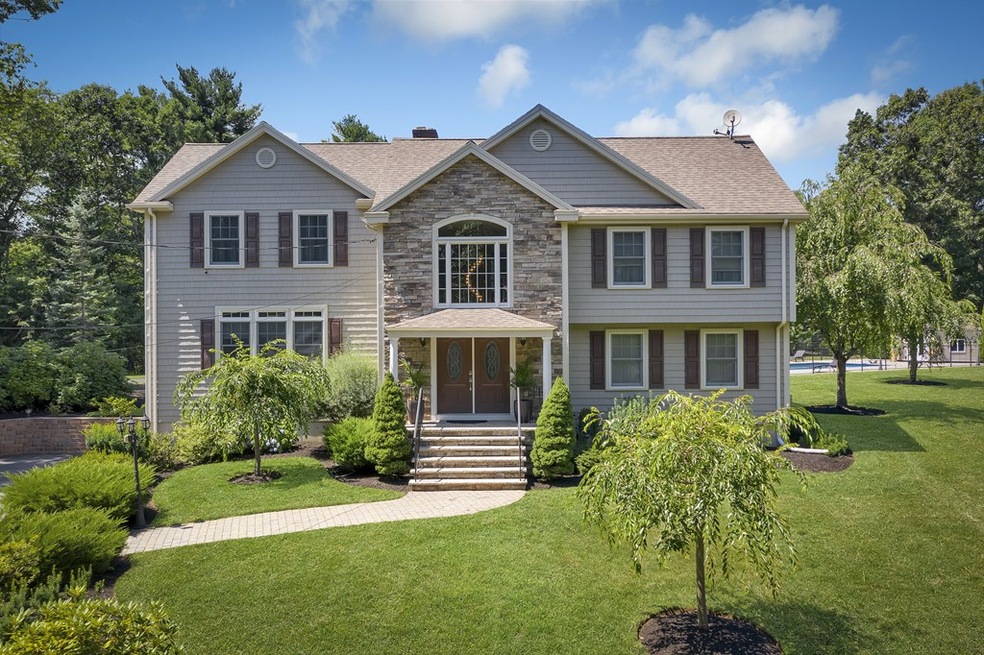 Sold $995,000