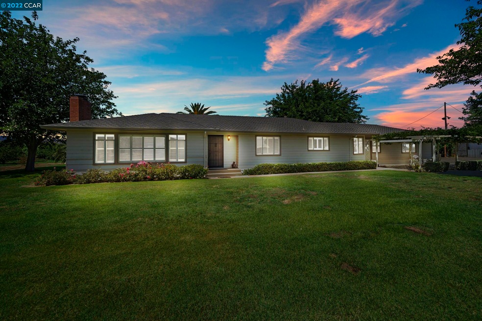 Sold $950,000 • Co-Listing Agent