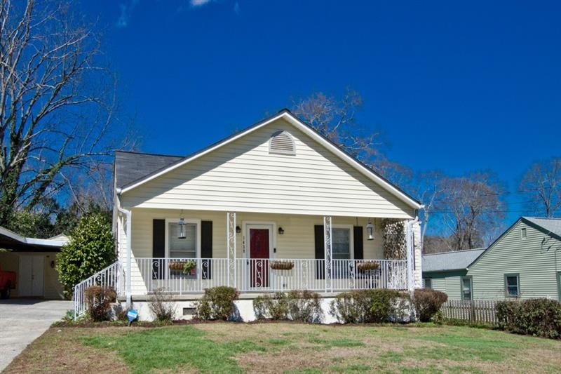 Charming Bungalow in the Heart of Smyrna!  Easily 