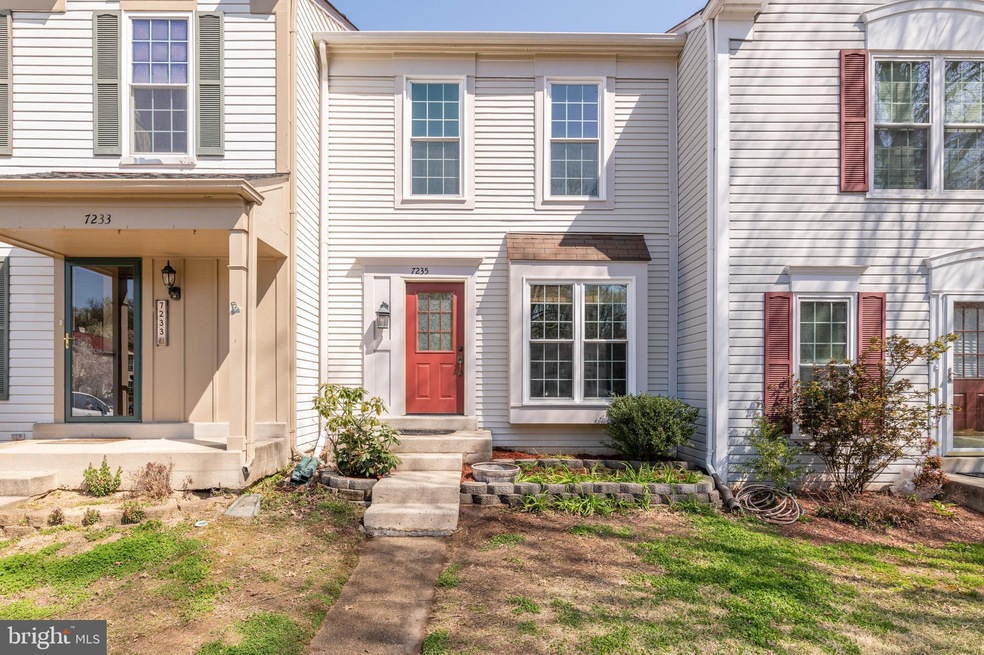 7235 Stover Dr, Alexandria, VA 22306 - photo 1