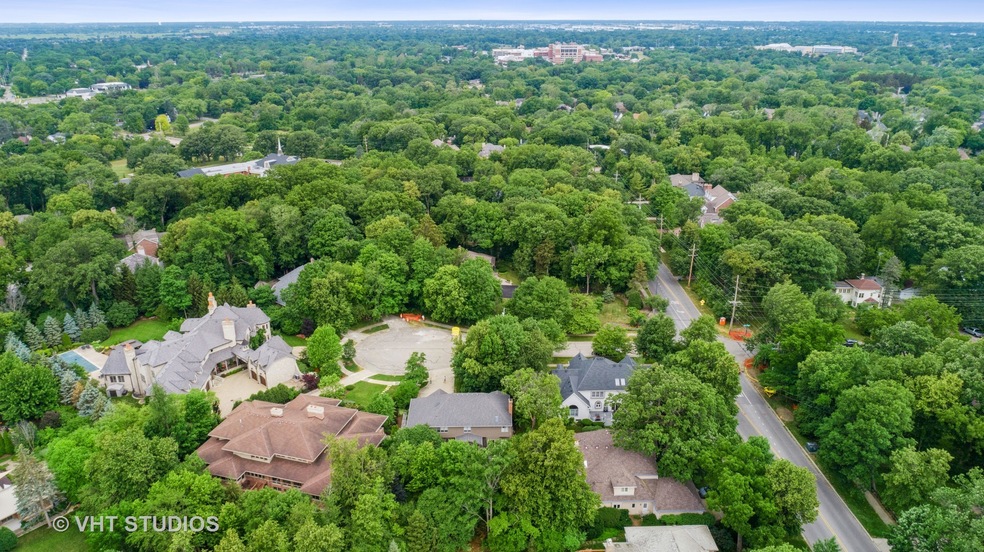 904 Julian Ct, Naperville, IL 60540 - photo 1