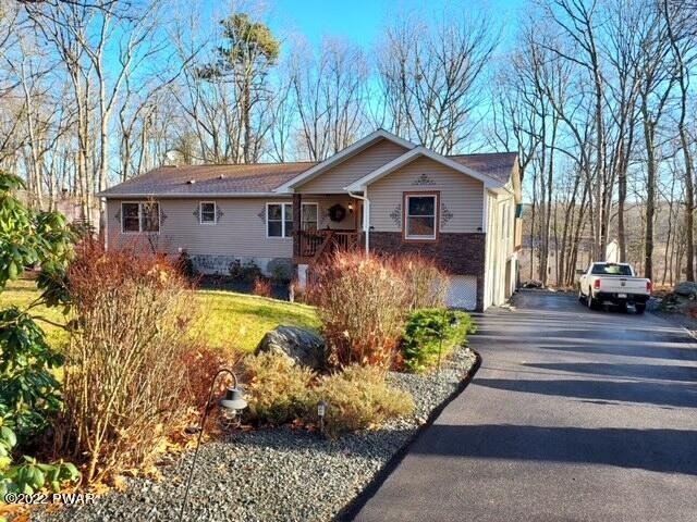 111 Rodeo Ln, Hawley, PA 18428 - photo 1