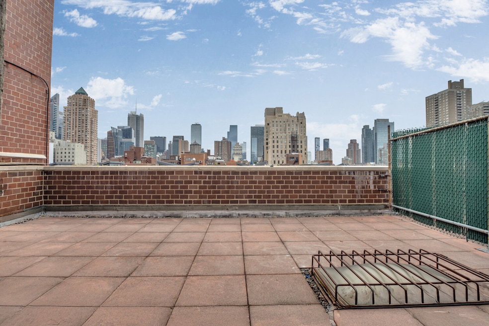 For Sale $1,080,000 • Co-Listing Agent