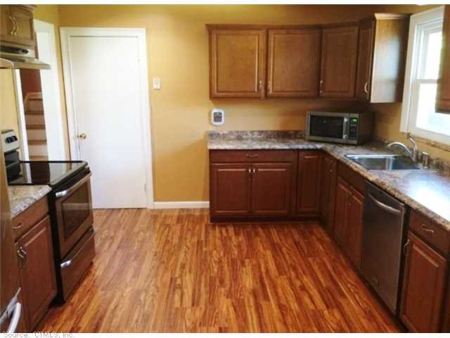 63 Dellwood Dr, Waterbury, CT 06708 - photo 1