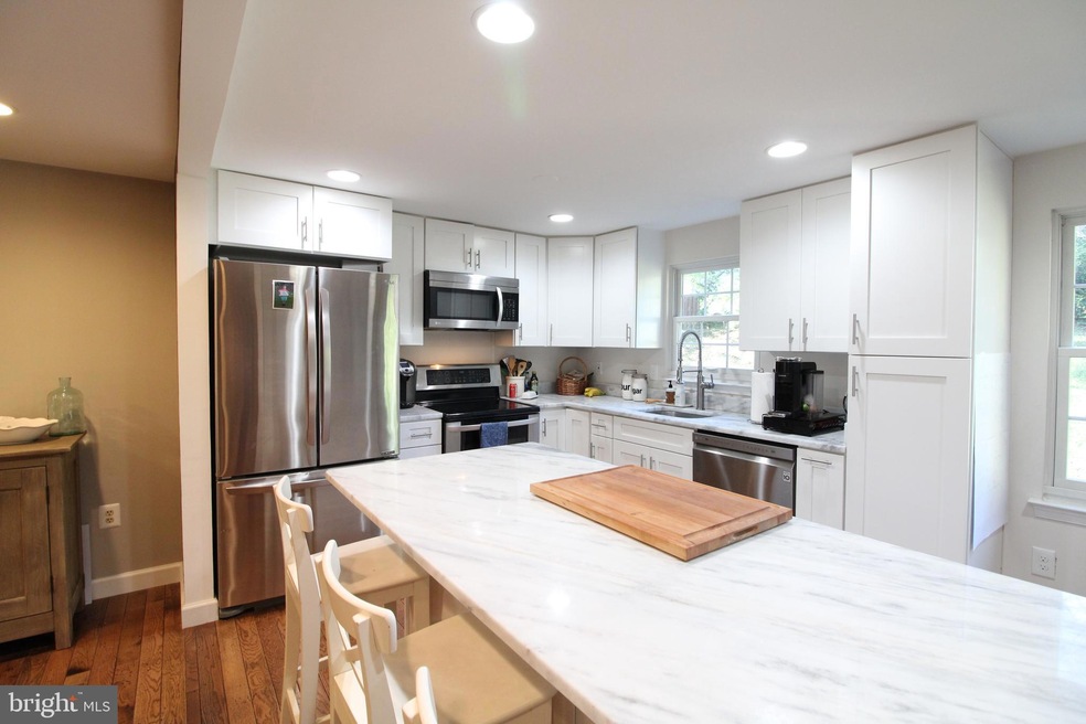 10120 Walnut Wood Ct, Burke, VA 22015 - photo 1