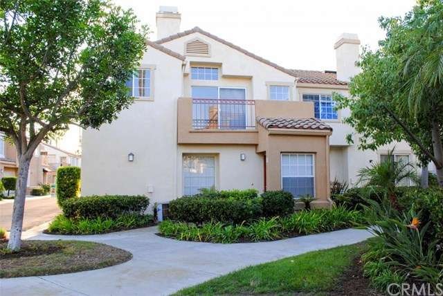 Awesome corner end unit carriage-style condo with 