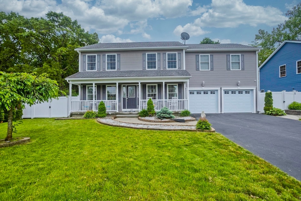 210 Naismith St, Springfield, MA 01104 - photo 1