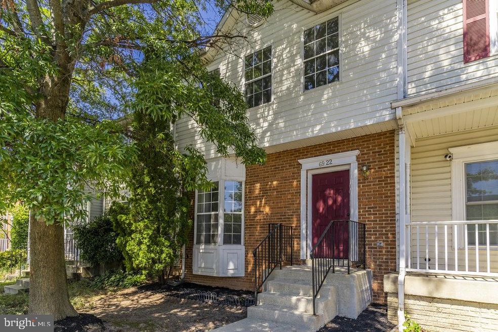 6922 Flag Harbor Dr, District Heights, MD 20747 - photo 1