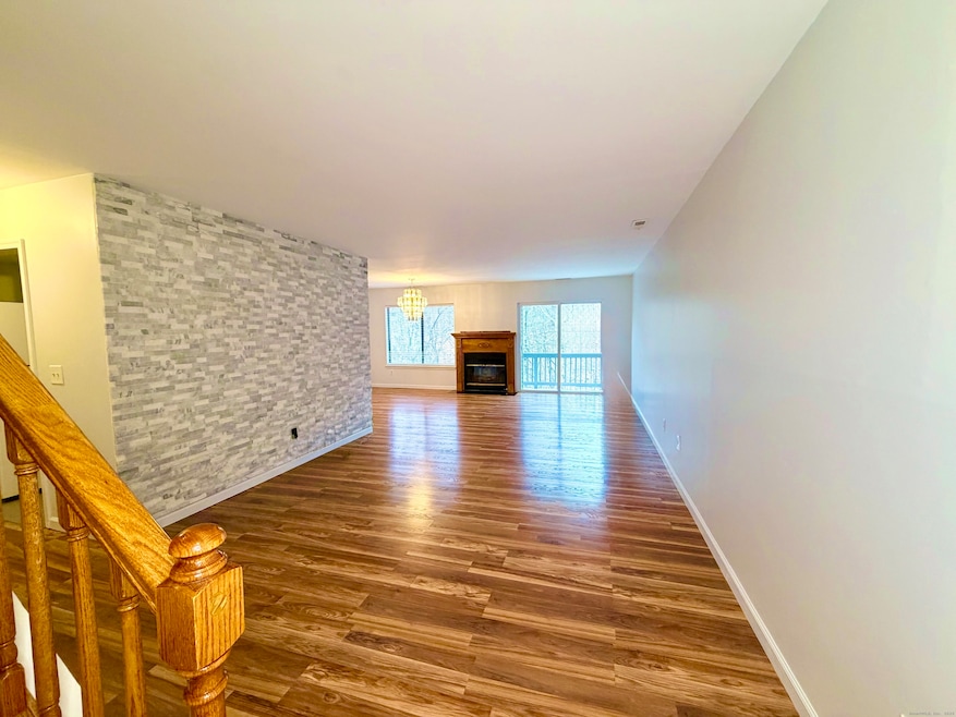 Riverbend unit A17, Danbury, CT 06810 - photo 1