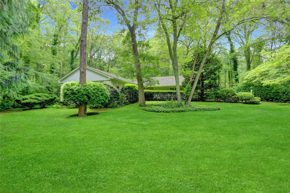 4 Gorham Ln, Dix Hills, NY 11746 - photo 1