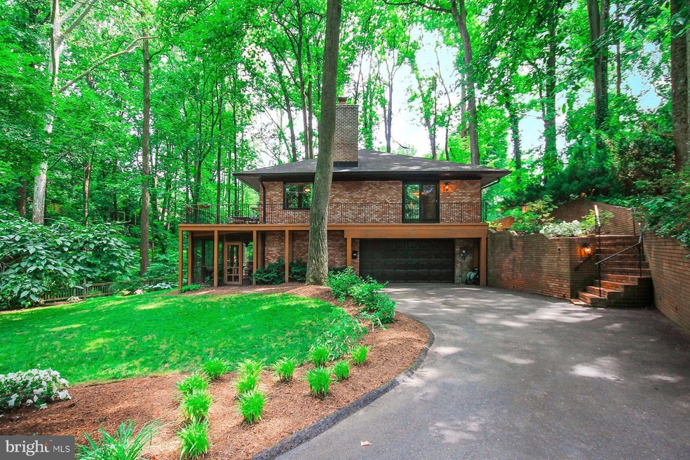 6355 Lakeview Dr, Falls Church, VA 22041 - photo 1