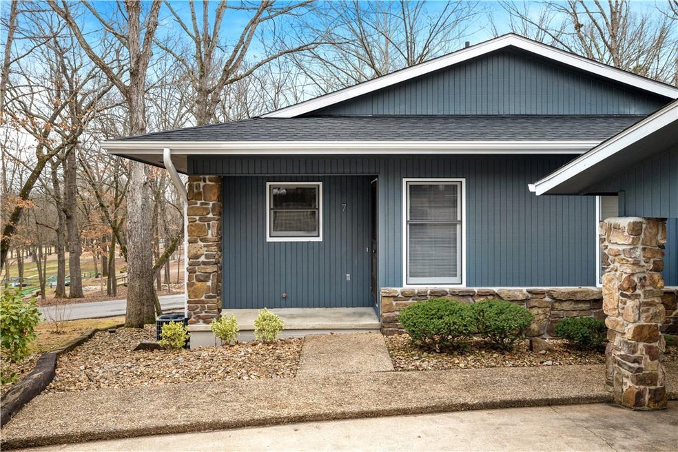 7 Lance Ln, Bella Vista, AR 72715 - photo 1