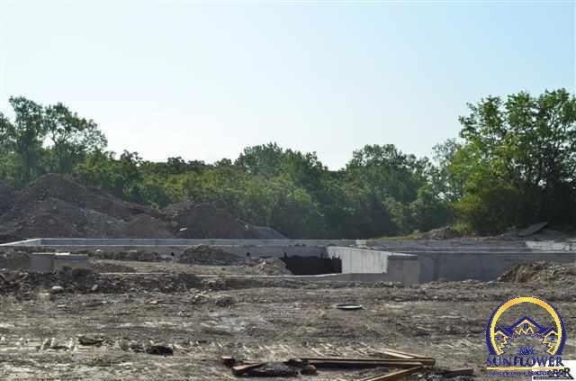 4421 SW Shenandoah Rd, Topeka, KS 66610 - photo 1