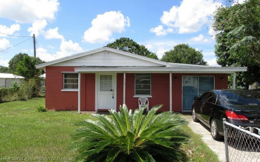110 Marrero Ave, Sebring, FL 33875 - photo 1