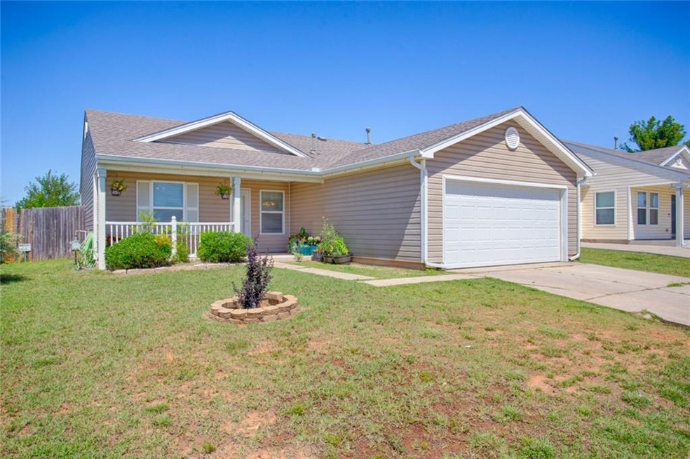 9305 Checkerbloom Dr, Oklahoma City, OK 73165 - photo 1