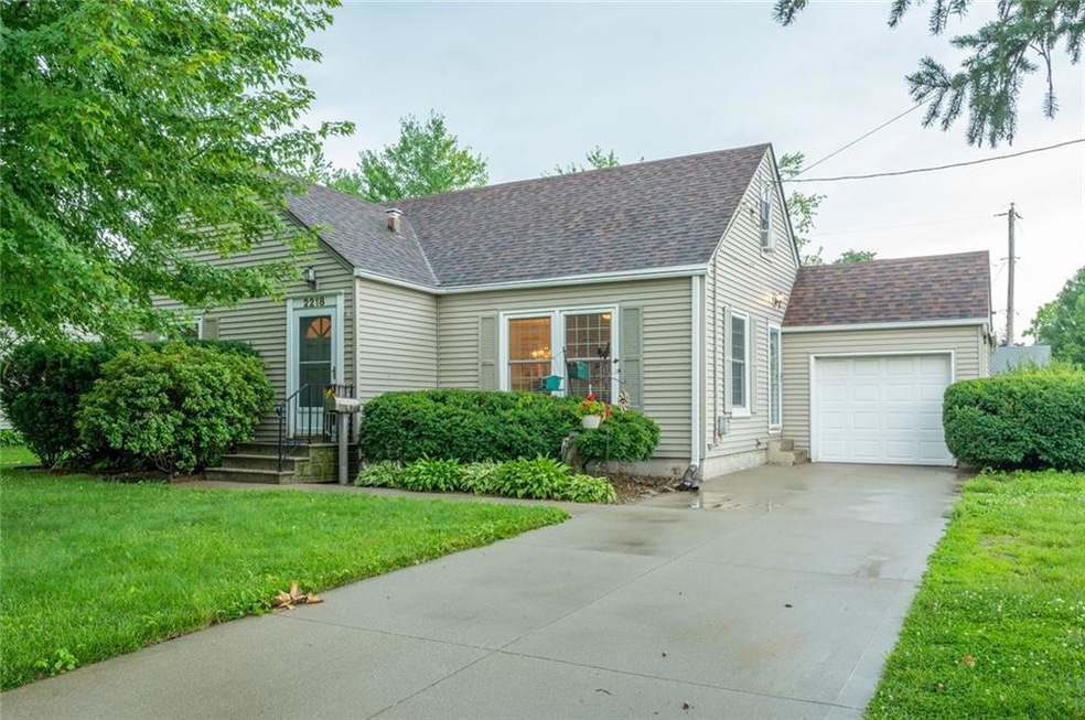 2218 55th St, Des Moines, IA 50310 - photo 1