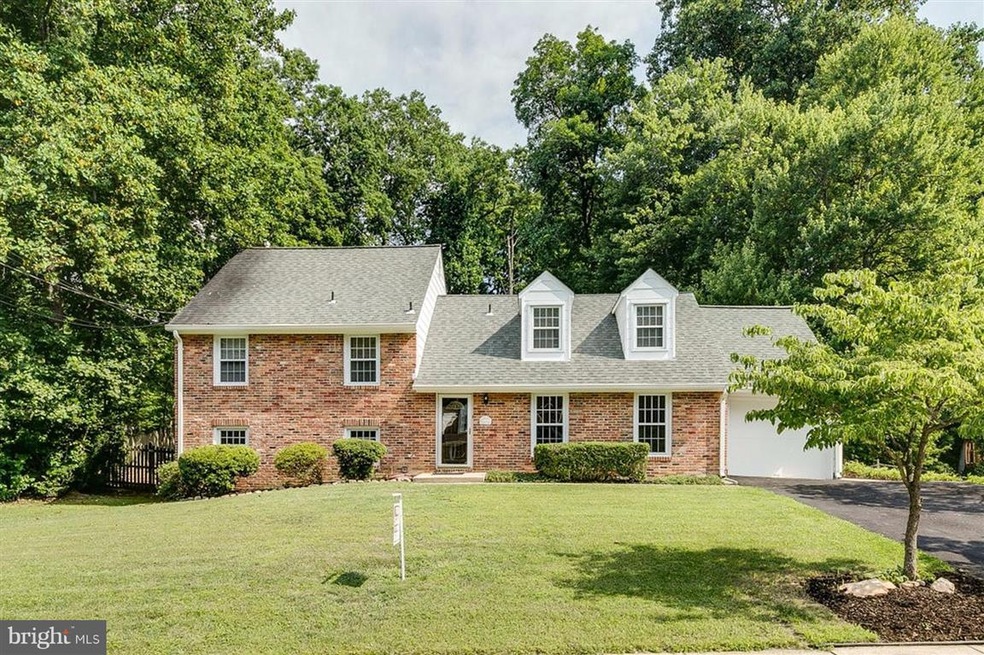 9526 Stevebrook Rd, Fairfax, VA 22032 - photo 1