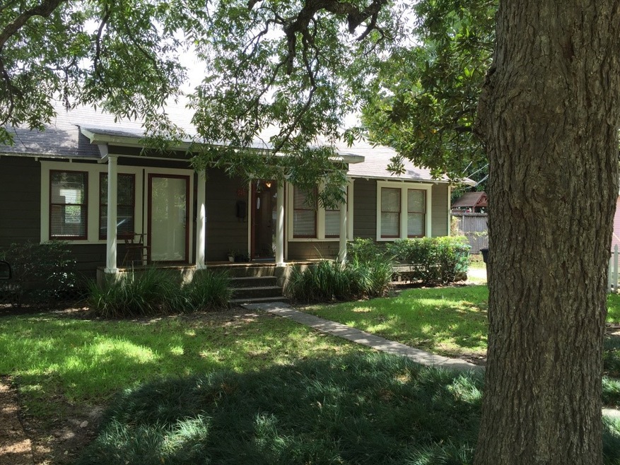 746 Beverly St, Houston, TX 77007 - photo 1