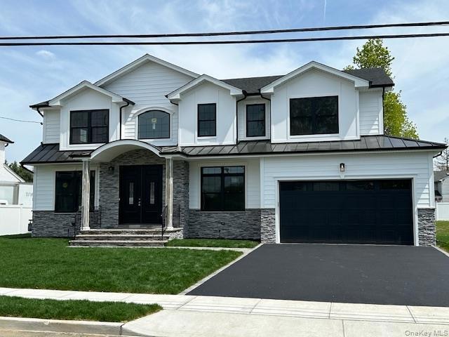 Sold $1,888,000 • Co-Listing Agent