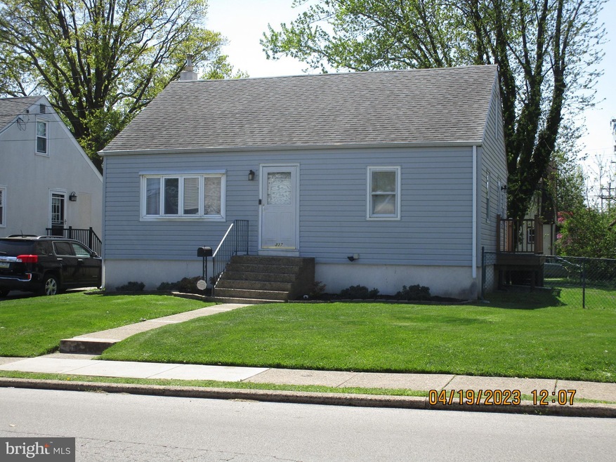 337 Rutledge Ave, Folsom, PA 19033 - photo 1