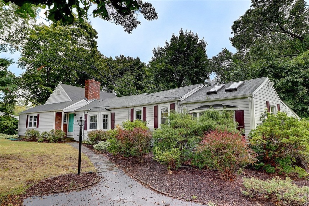 109 Rogers Ave, Barrington, RI 02806 - photo 1