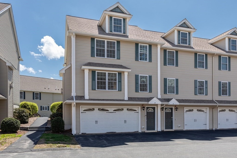 530 Mammoth Rd unit 10, Dracut, MA 01826 - photo 1