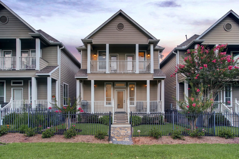 823 Garden Rose Ln, Houston, TX 77018 - photo 1