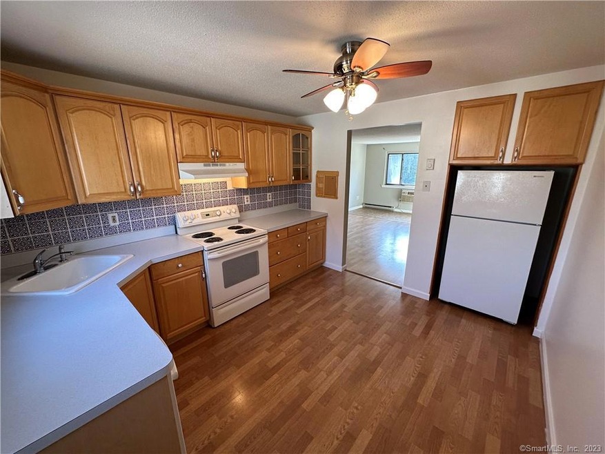 9 Westgate St unit D, West Hartford, CT 06110 - photo 1