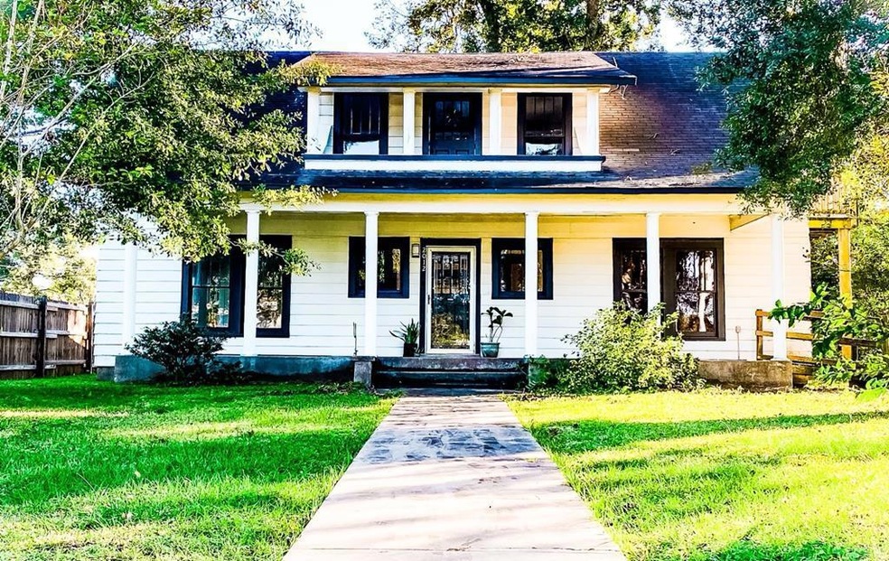 2012 4th St, Bay City, TX 77414 - photo 1