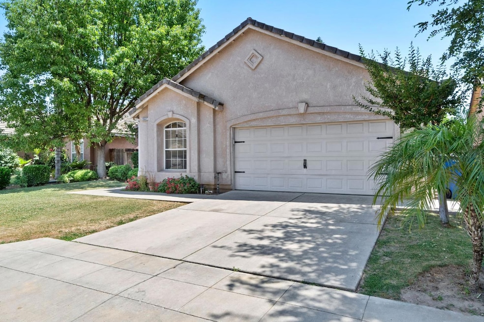 2841 E Brandon Ln, Fresno, CA 93720 - photo 1