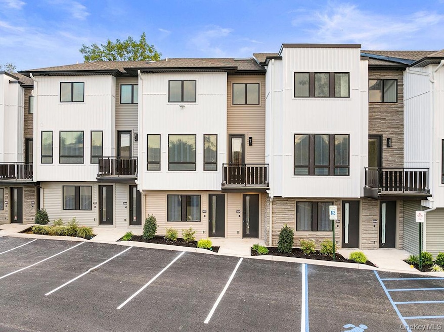 17 Union Rd unit 107, Spring Valley, NY 10977 - photo 1