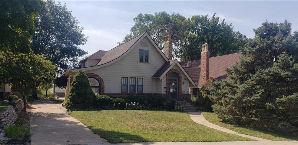 528 W 10th St, Concordia, KS 66901 - photo 1