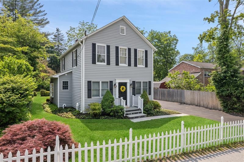 Sold $890,000 • Co-Listing Agent