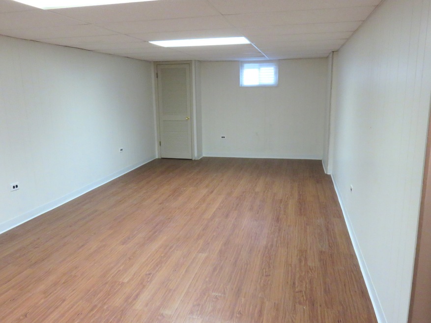 781 E Lincoln Ave, Des Plaines, IL 60018 - photo 1