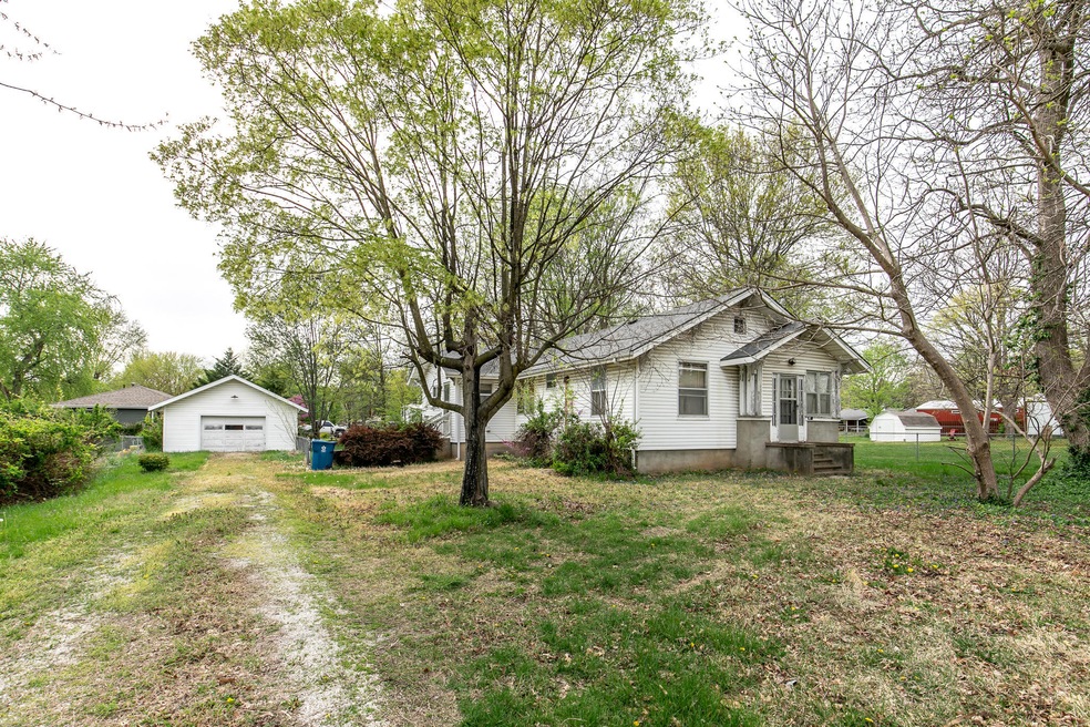 415 N Main St, Nixa, MO 65714 - photo 1