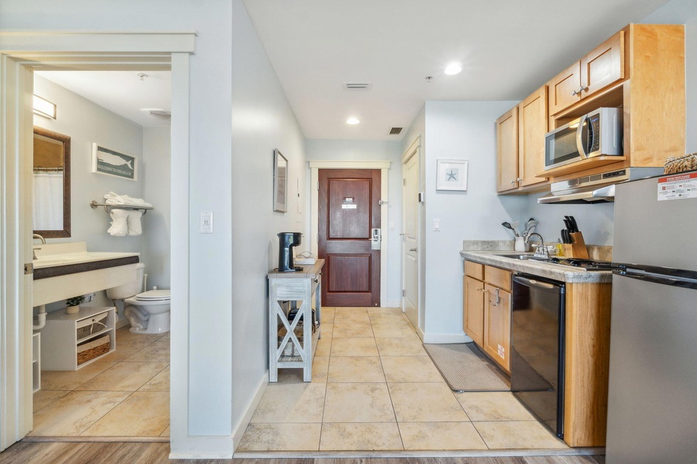 2-web-or-mls-15100-front-beach-rd-1213