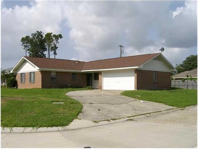129 Matthews Dr, Slidell, LA 70458 - photo 1