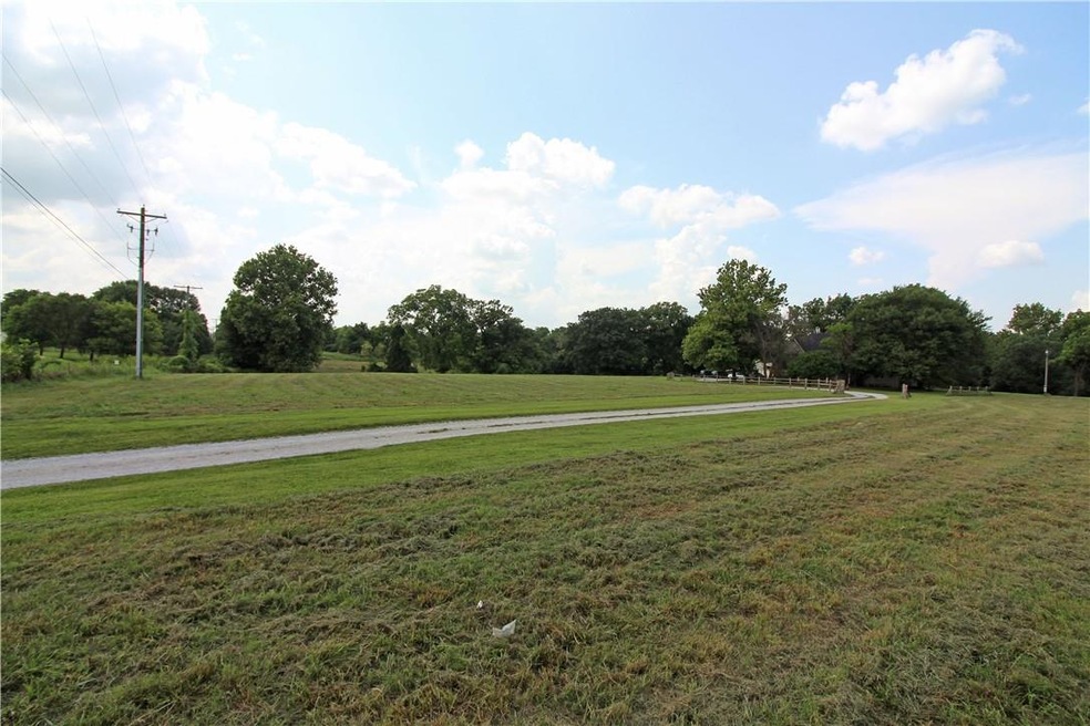 4508 Town Vu Rd, Bentonville, AR 72712 - photo 1