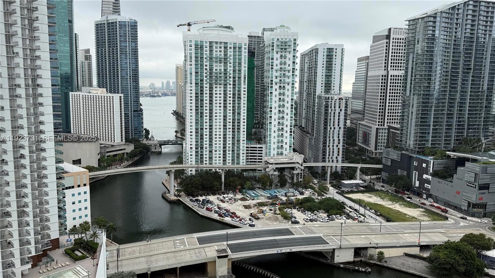 The Ivy Condominium unit 3013, Miami, FL 33130 - photo 1