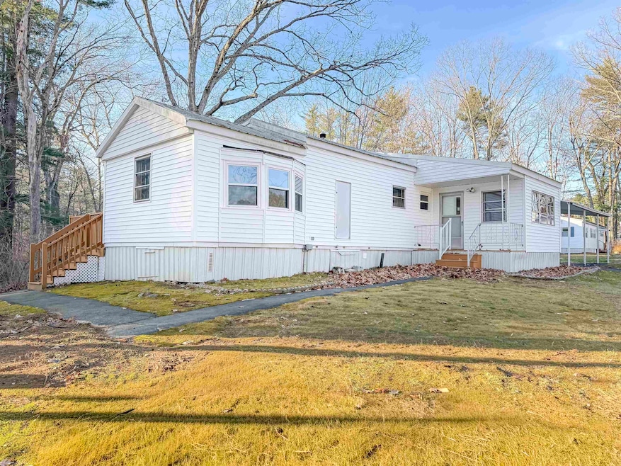 807 Nottingham Dr, Exeter, NH 03833 - photo 1