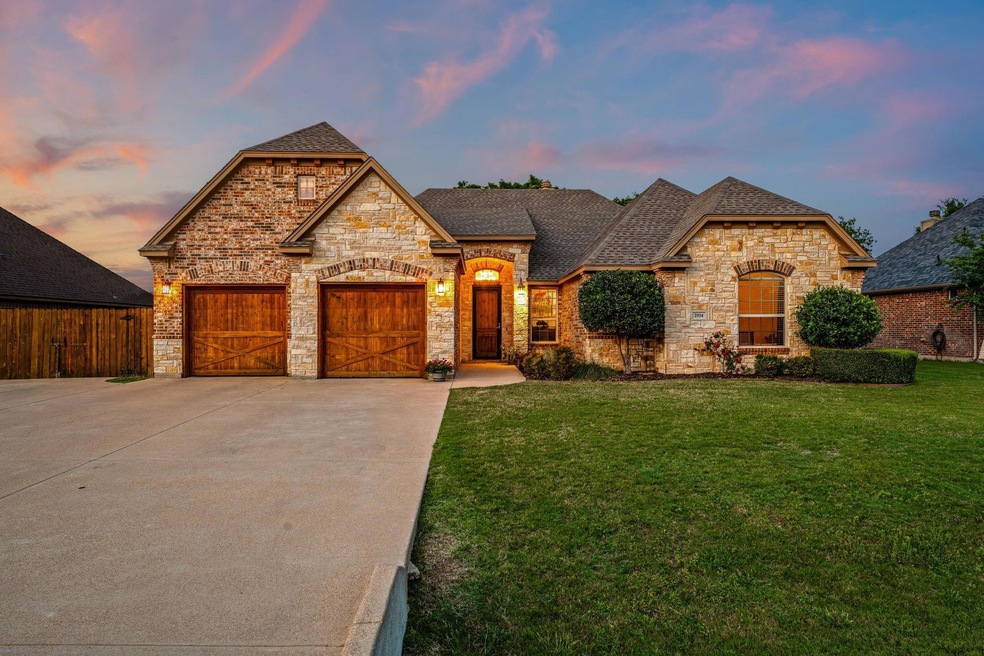 2934 Willow Ridge Cir, Granbury, TX 76049 - photo 1