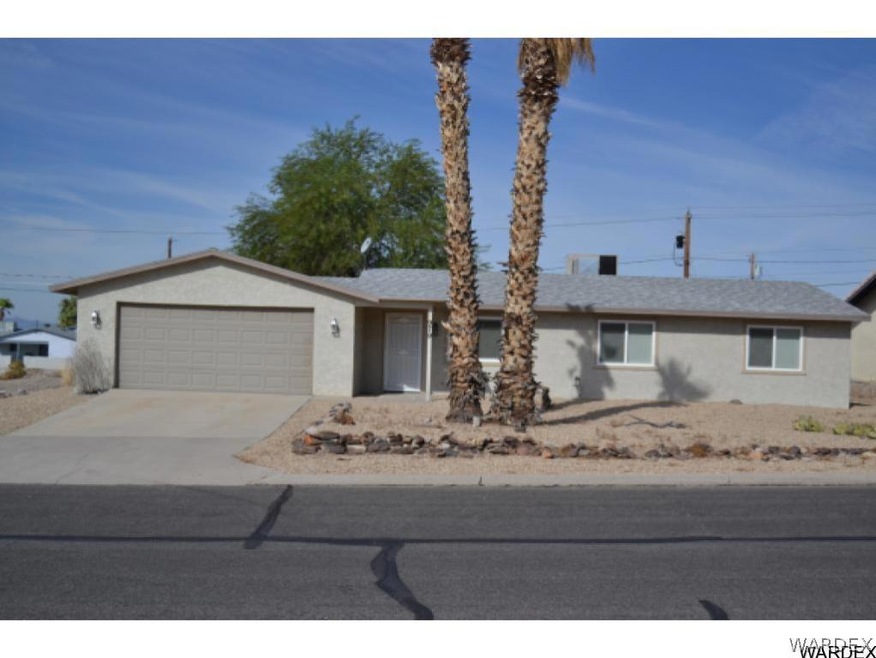 NICE STREET  BACKS TO WASH