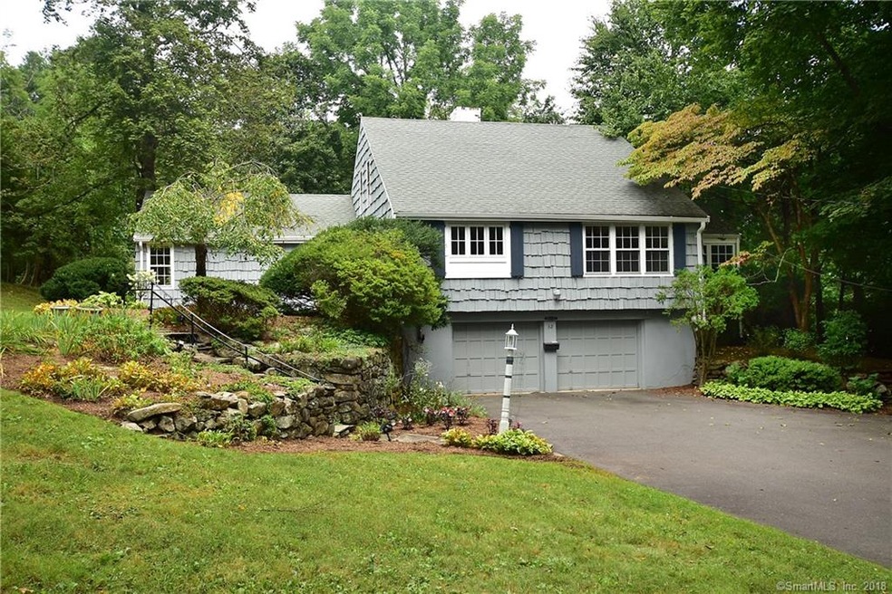 32 Walker Ln, West Hartford, CT 06117 - photo 1