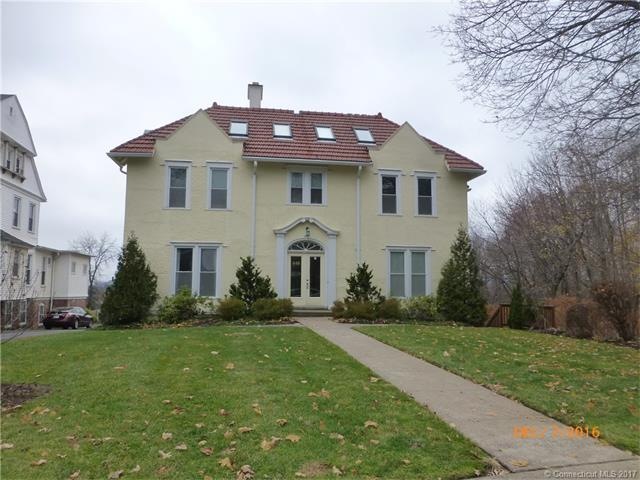 Beautifully maintained small well run condo comple