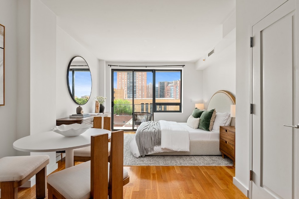 106-20 70th Ave unit 5-B, Forest Hills, NY 11375 - photo 1